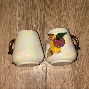 Vintage iridescent had painted mini teacups box Am